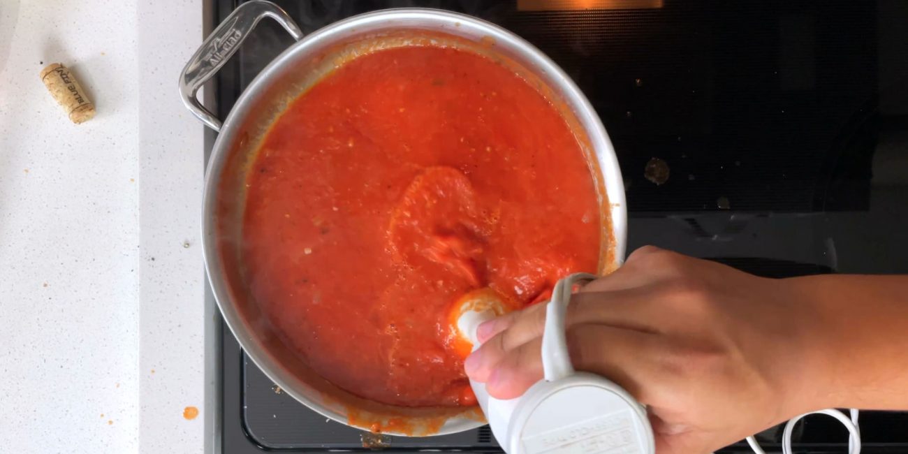 Moliendo salsa